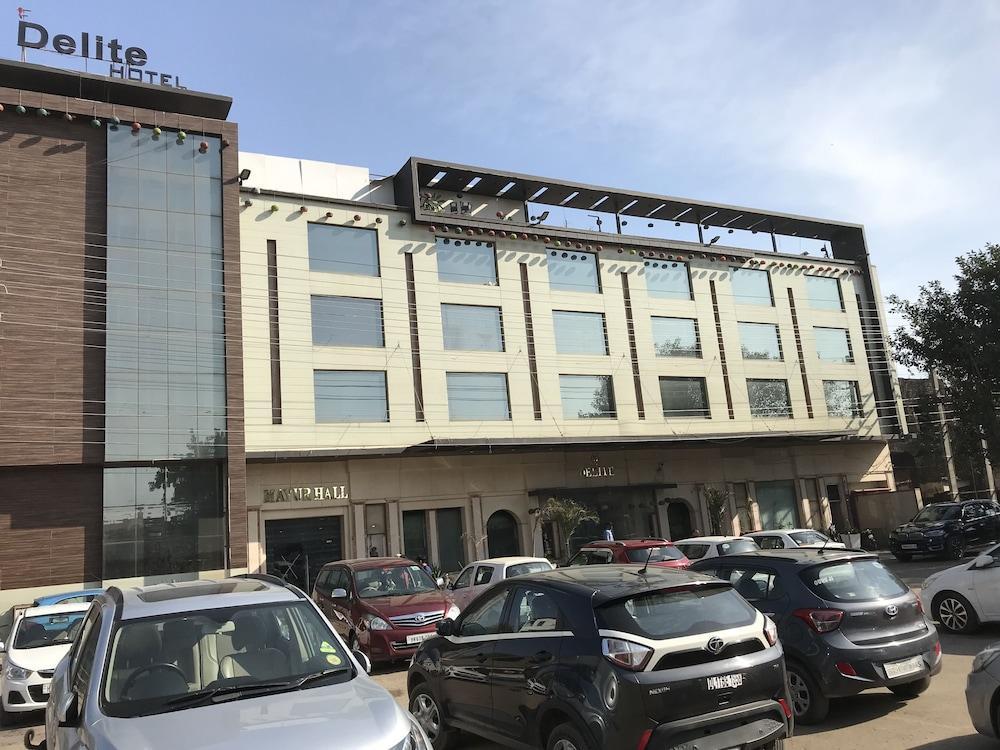 Delite Sarovar Portico Фаридабад Екстериор снимка
