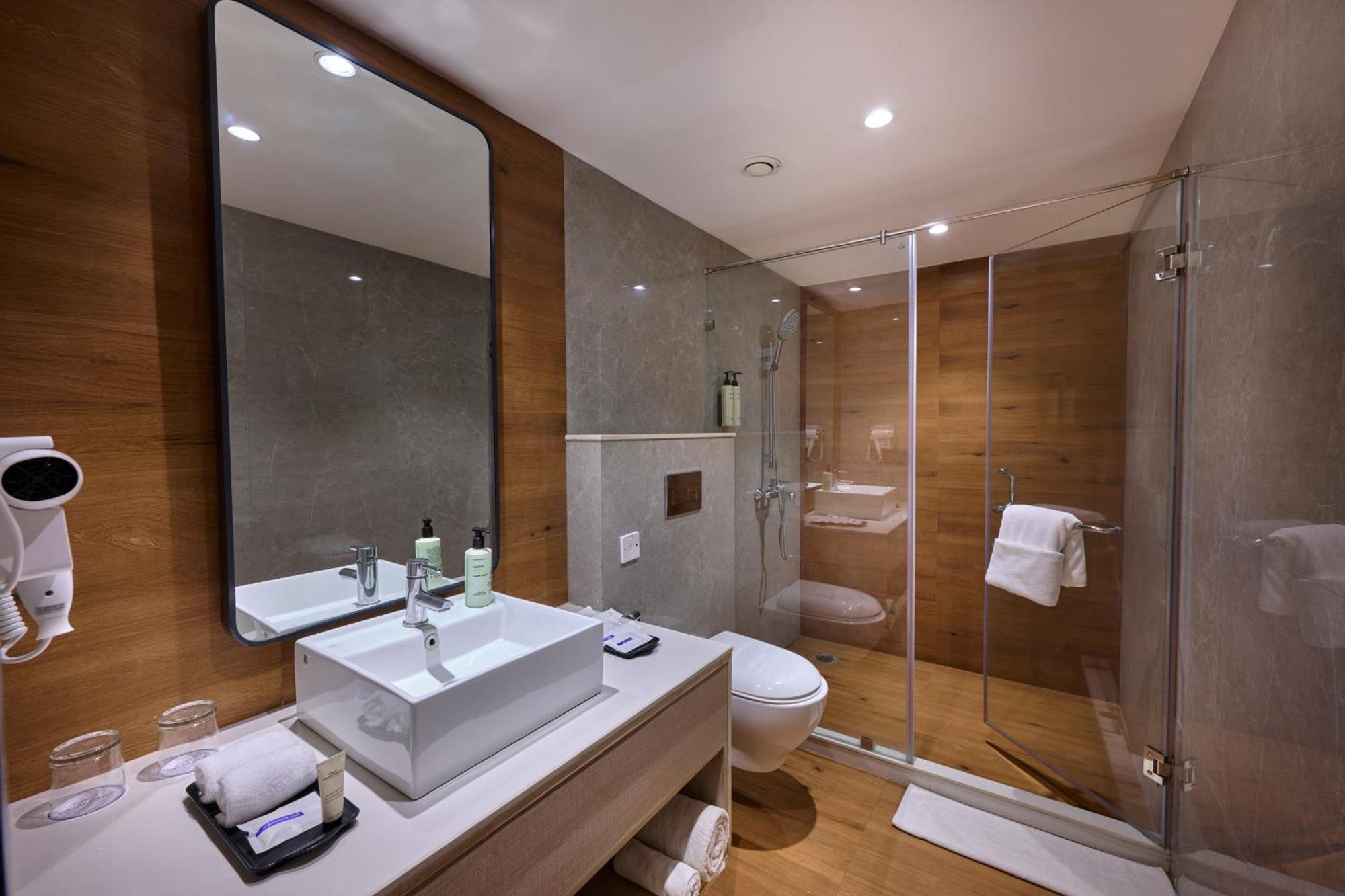 Delite Sarovar Portico Фаридабад Екстериор снимка