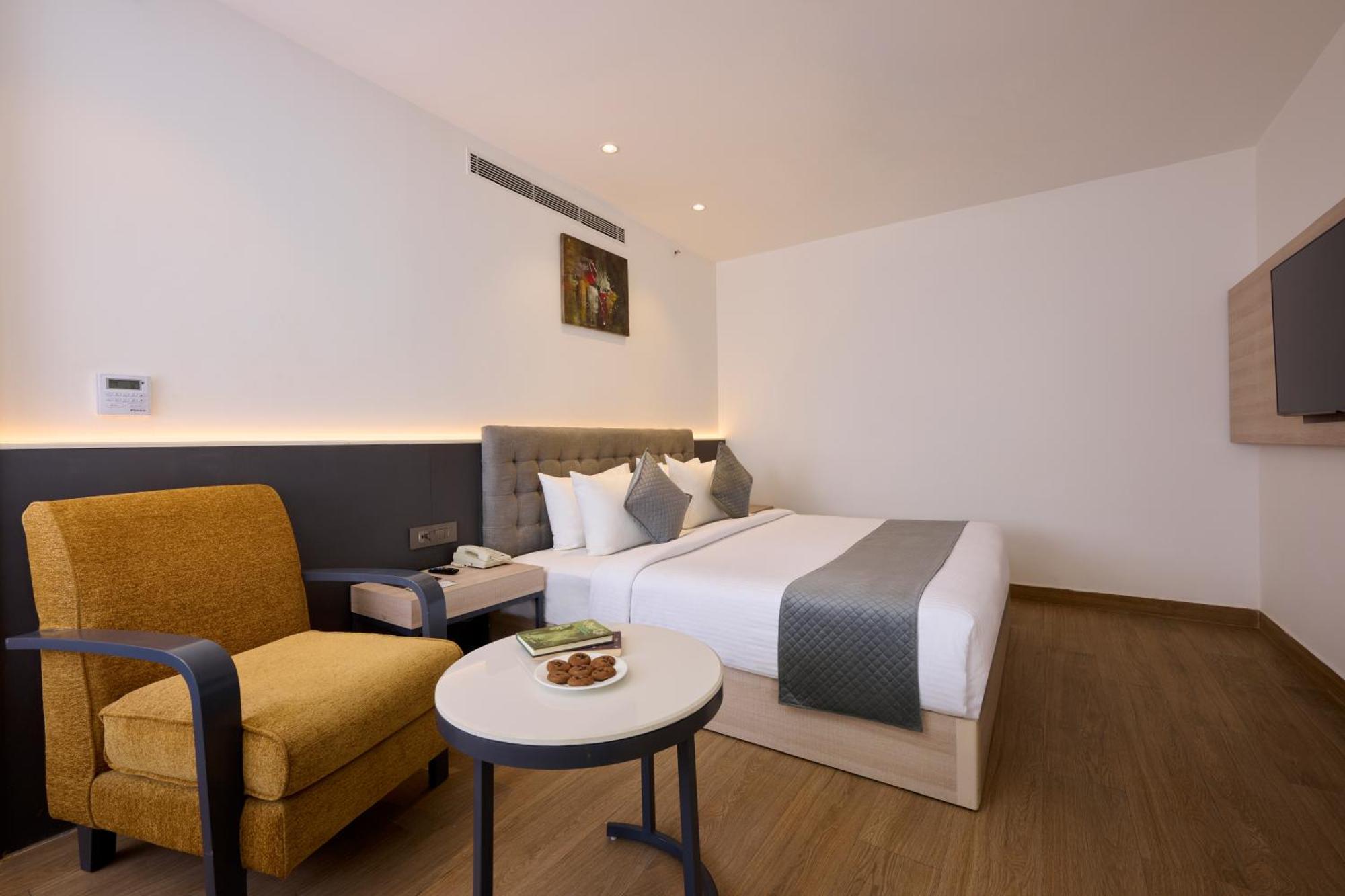 Delite Sarovar Portico Фаридабад Екстериор снимка
