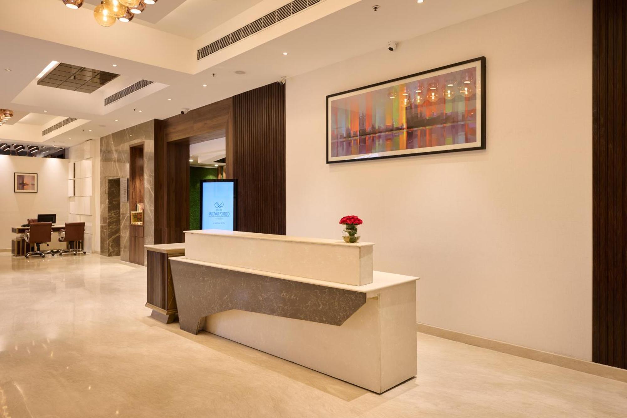 Delite Sarovar Portico Фаридабад Екстериор снимка