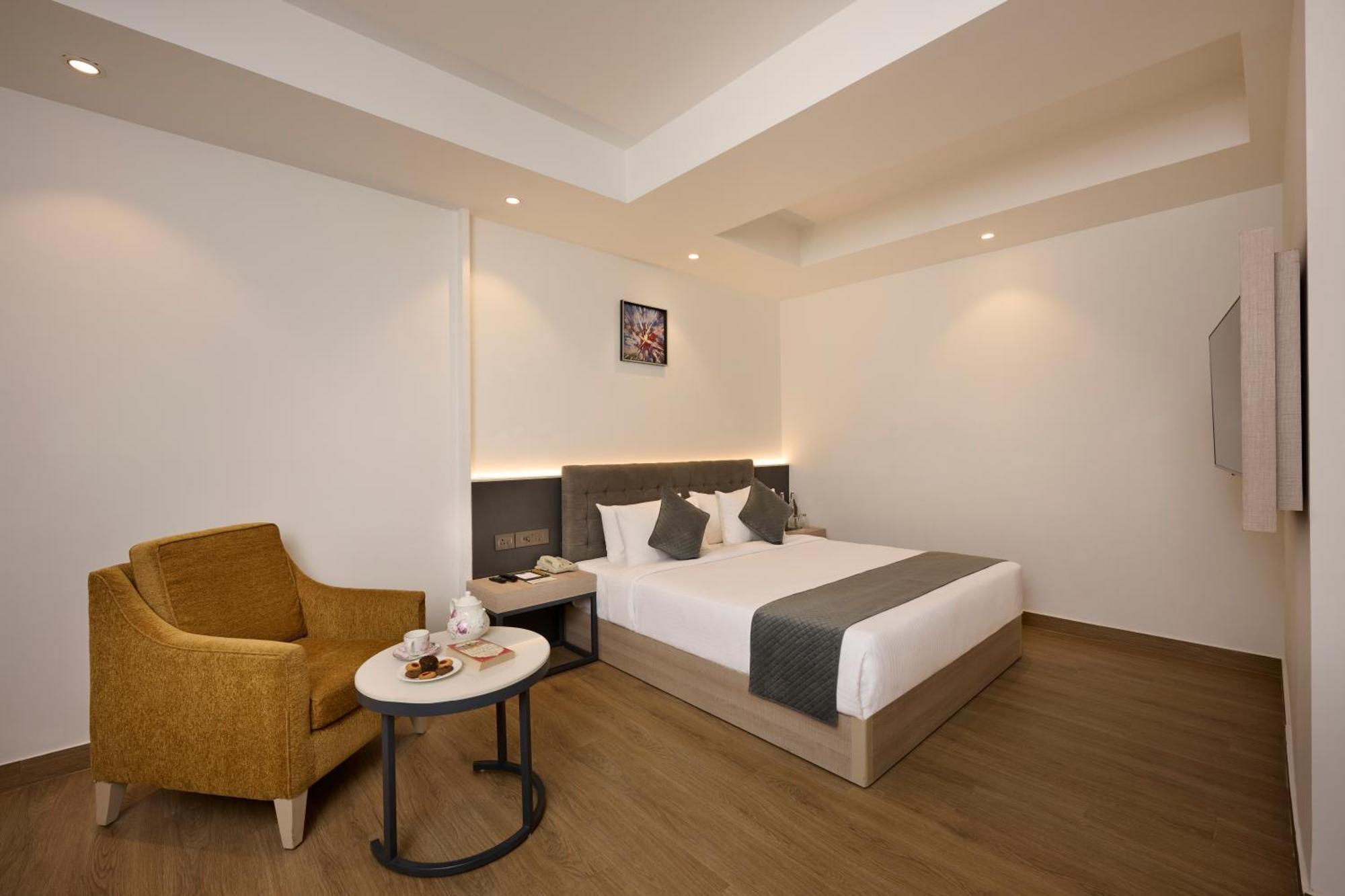 Delite Sarovar Portico Фаридабад Екстериор снимка